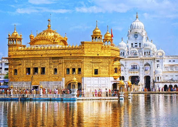 Harmandir Sahib Golden Temple at dawn